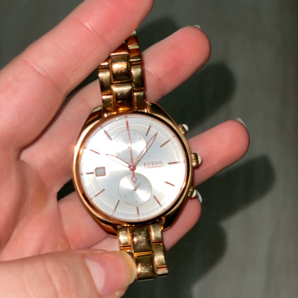 Rose gold fossil watch